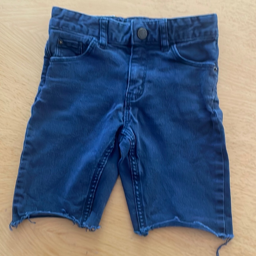 5-6 boy shorts navy zippper in front button clasp working pockets front/back